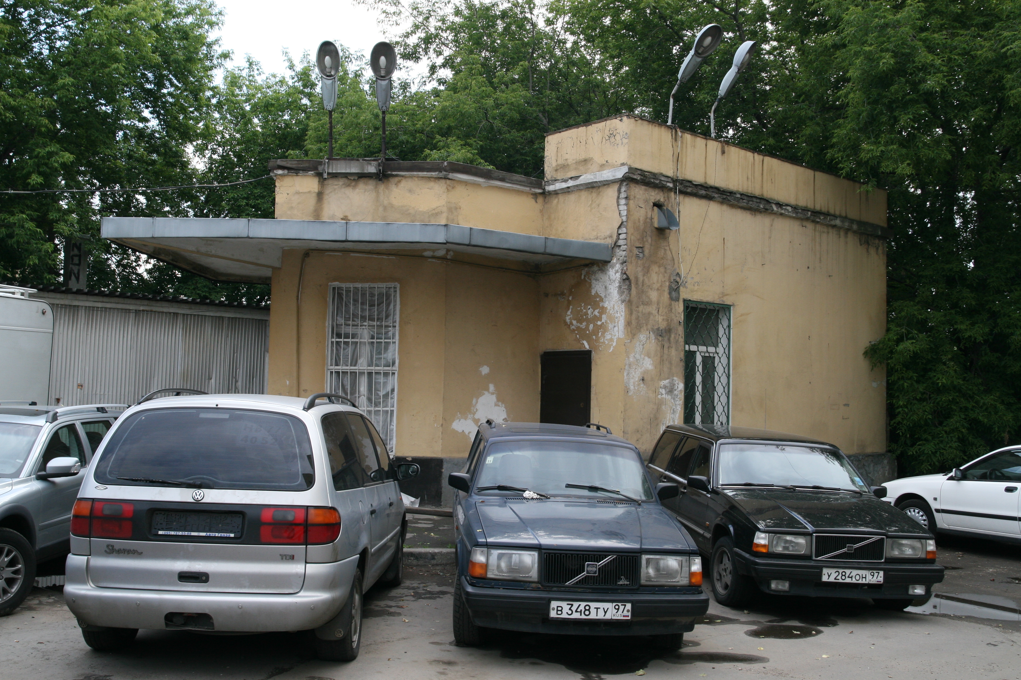 гаражи на мебельной улице