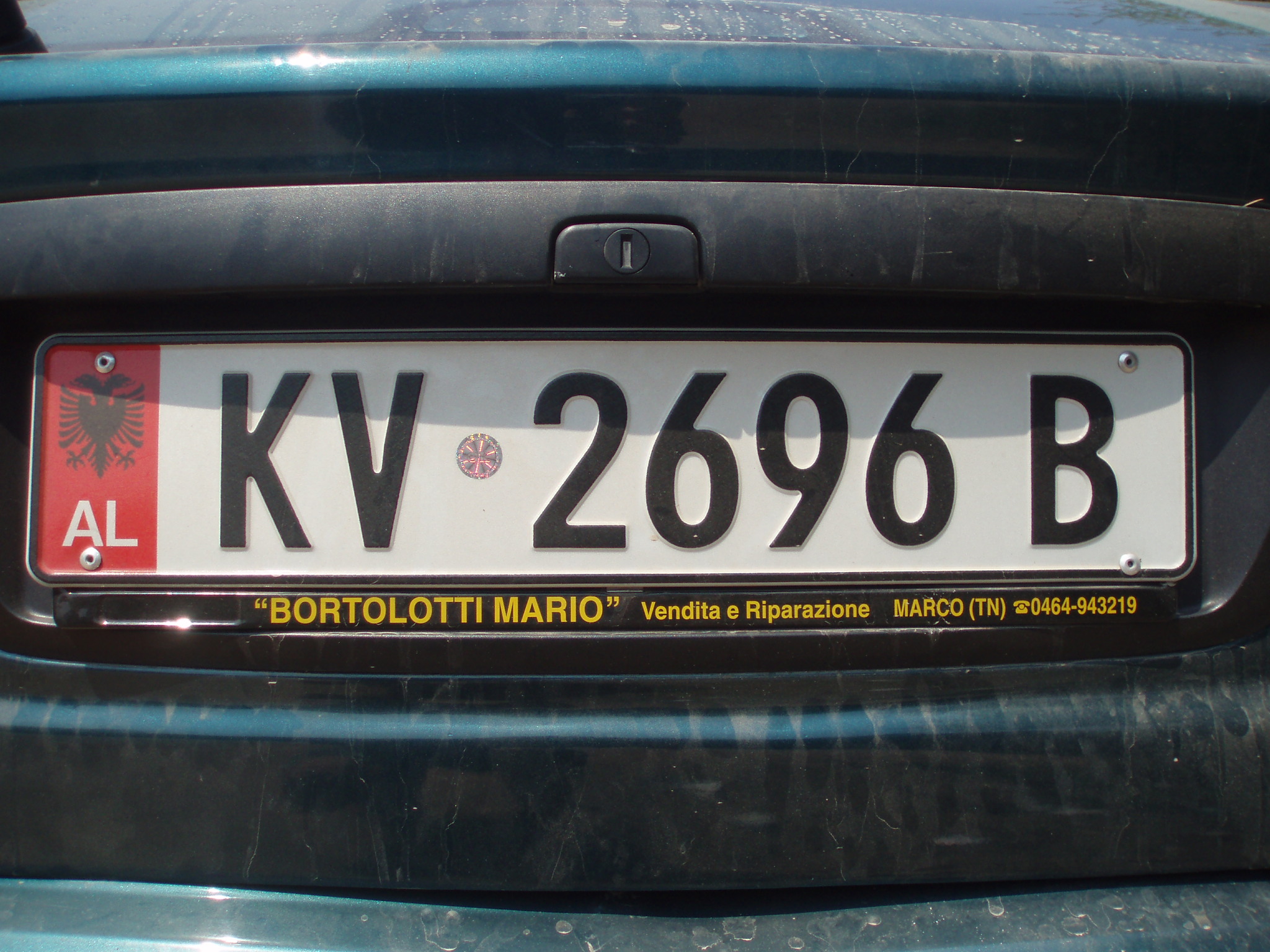 Европейские номера в россии. Автомобильные номера. Европейские автомобильные номерные знаки. Иностранные номера автомобилей. Албанские автомобильные номера.