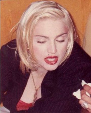 Обнаженная Мадонна – Унесенные (2002)