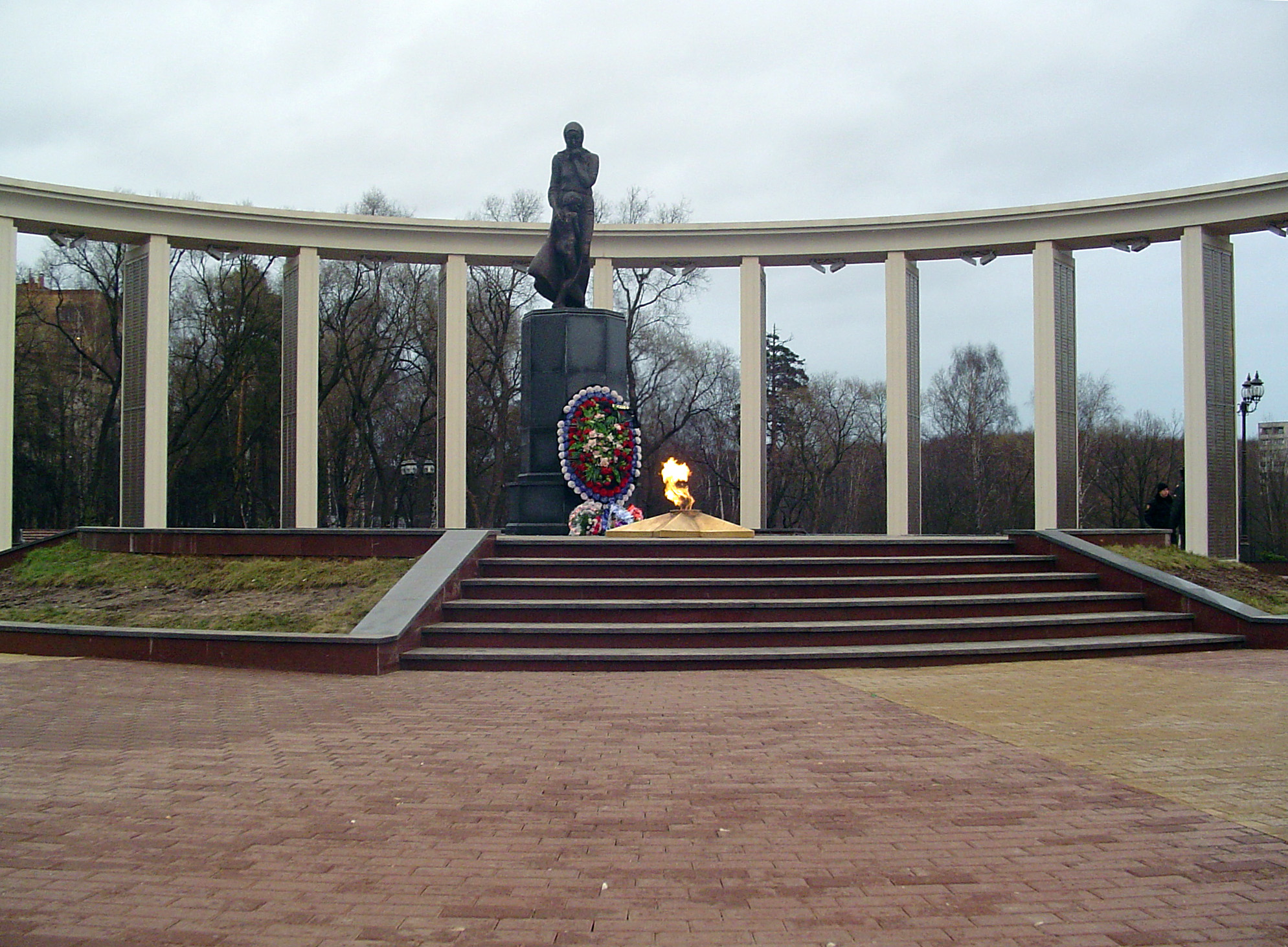 Мемориальный комплекс Скорбящая мать Пушкино