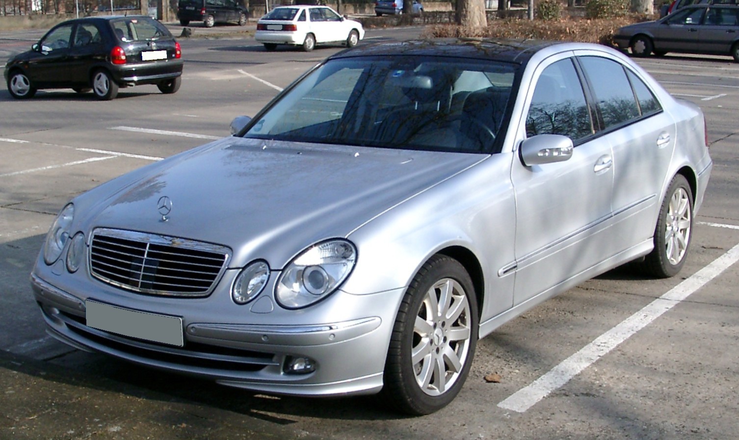 File:Mercedes-Benz E Class W212 (2009 2013).jpg - Wikimedia Commons