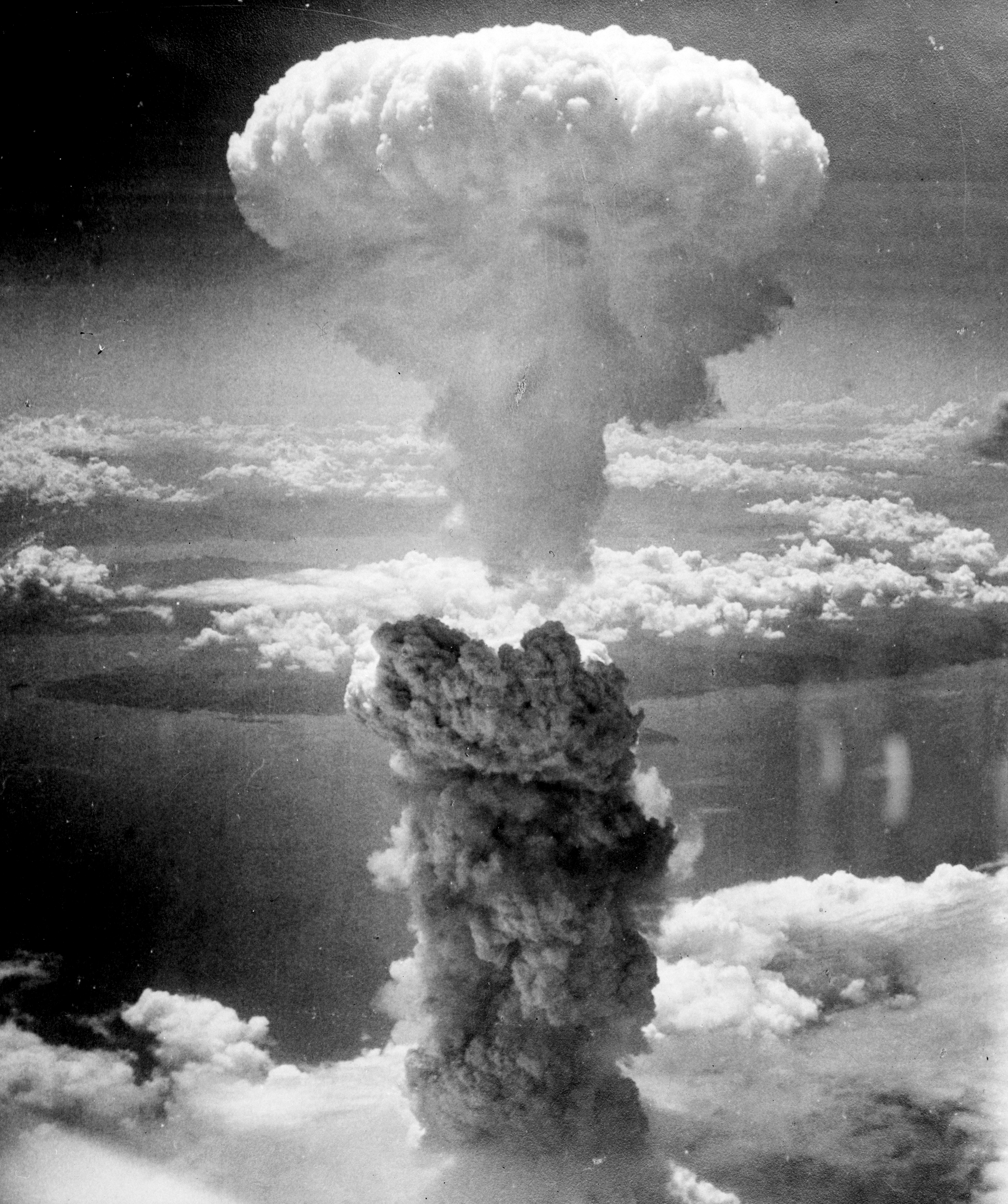 Реферат: Wwii Atomic Bombs Essay Research Paper WWII