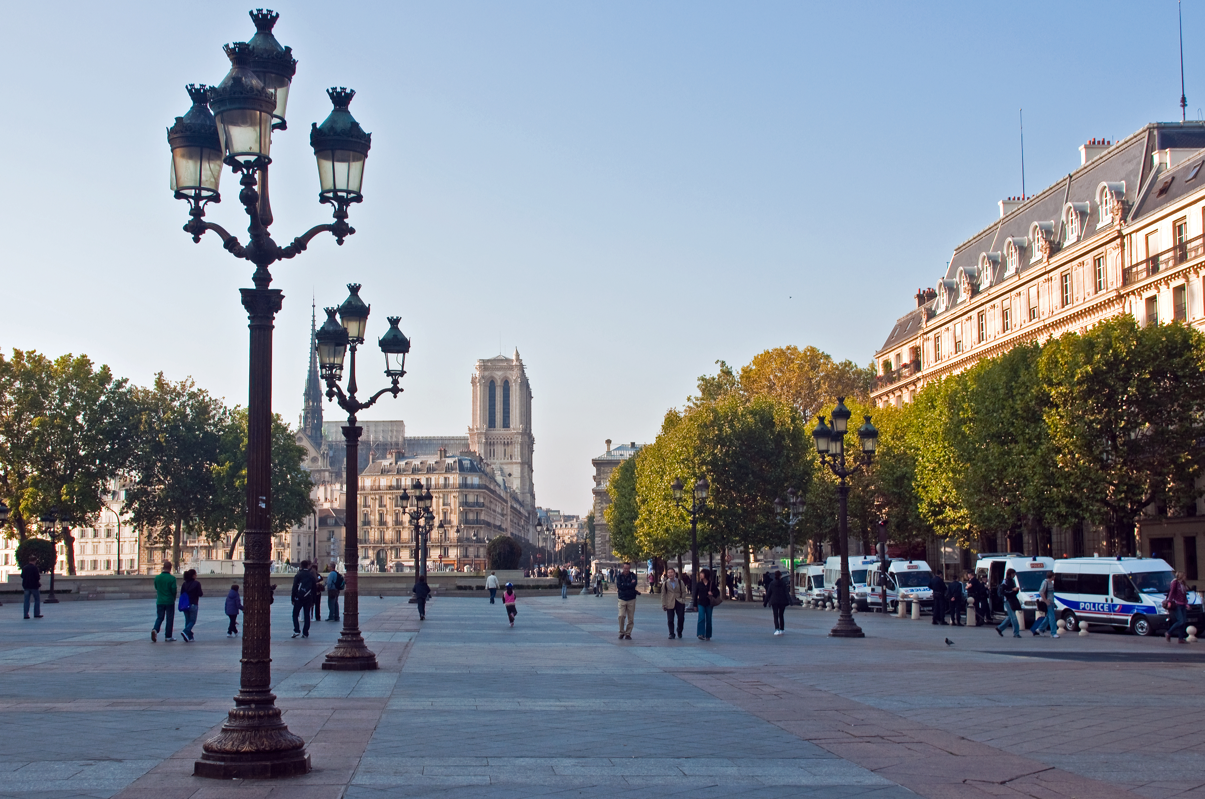 Городская пл. Ницца бульвар Виктора Гюго. Париж площадь. Улица в Париже. Красивые улицы Парижа.