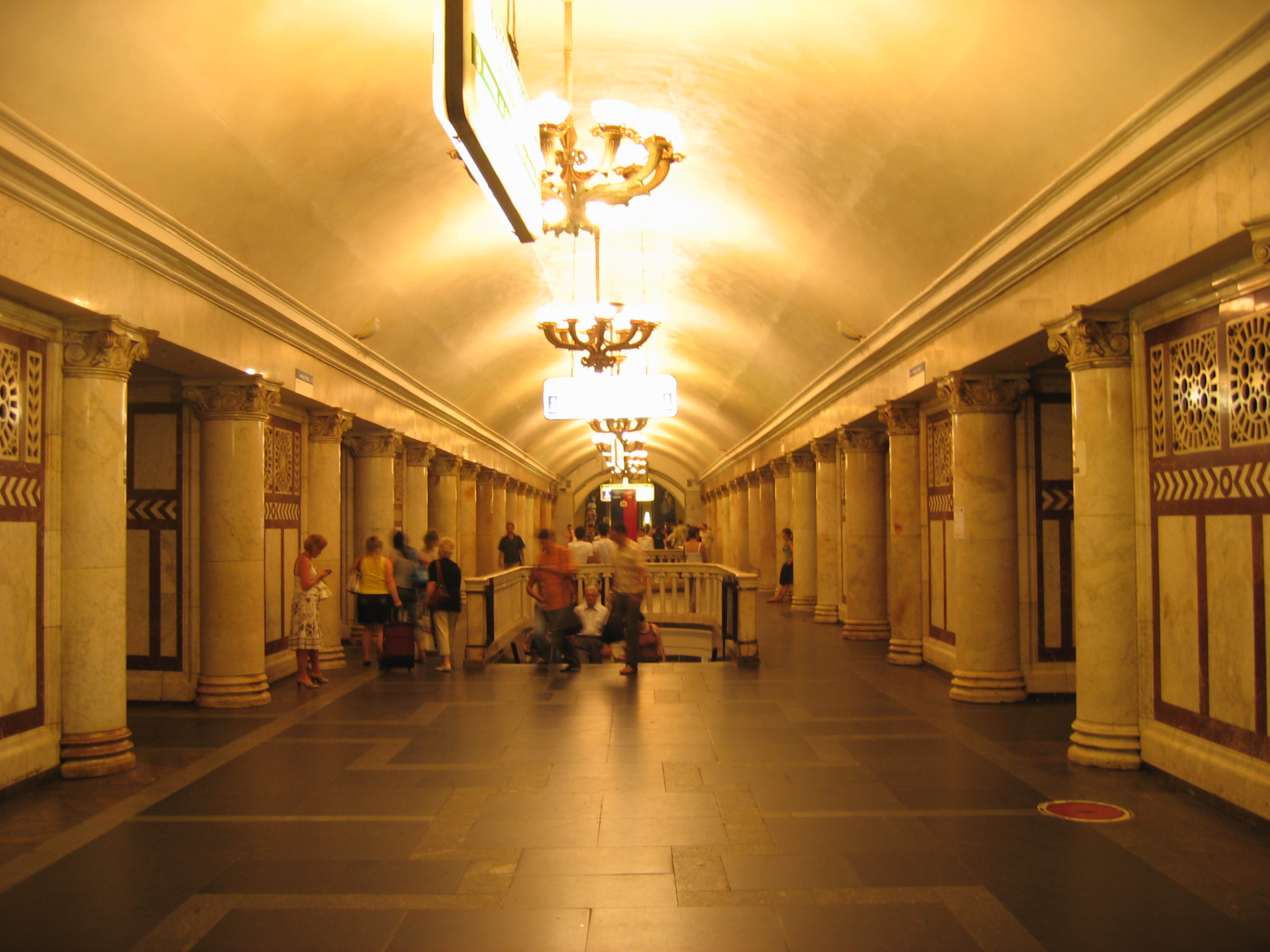 Станция метро павелецкая кольцевая