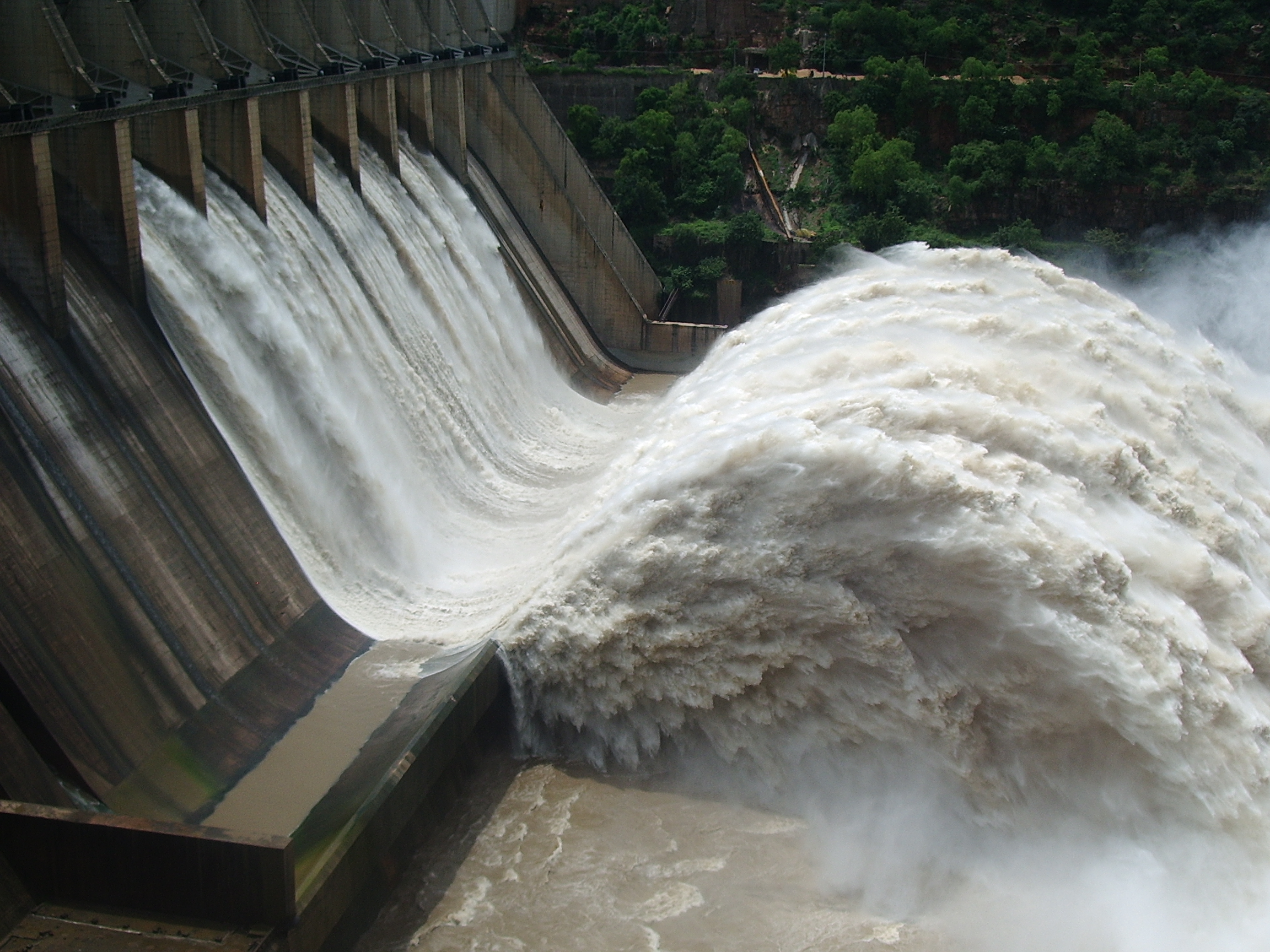 Энергия воды в реке. ГЭС Сычуань. Плотина Нагарджуна Сагар. Плотина Гэчжоуба. ГЭС Венесуэлы.