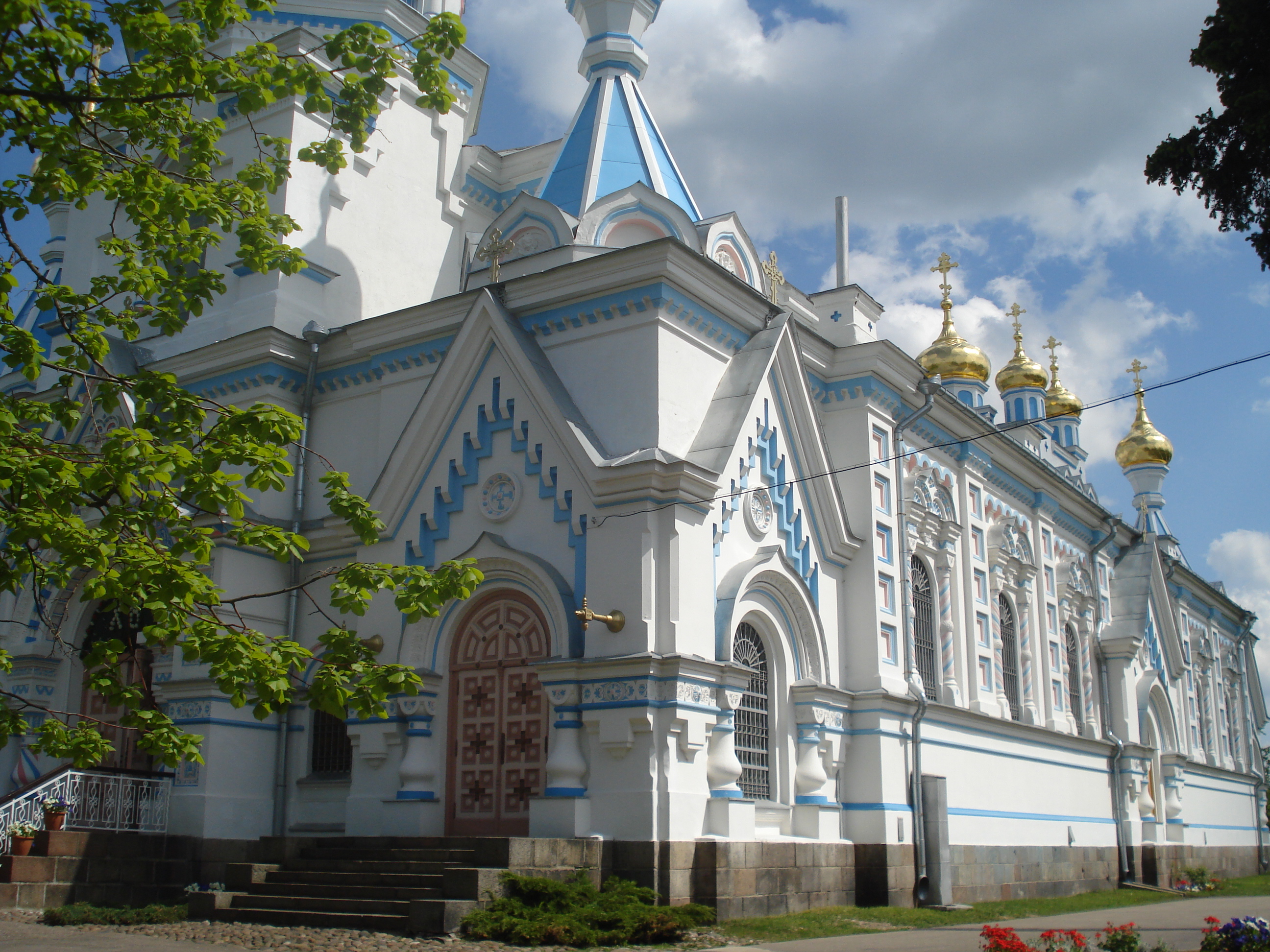 Церковь у метро сокольники