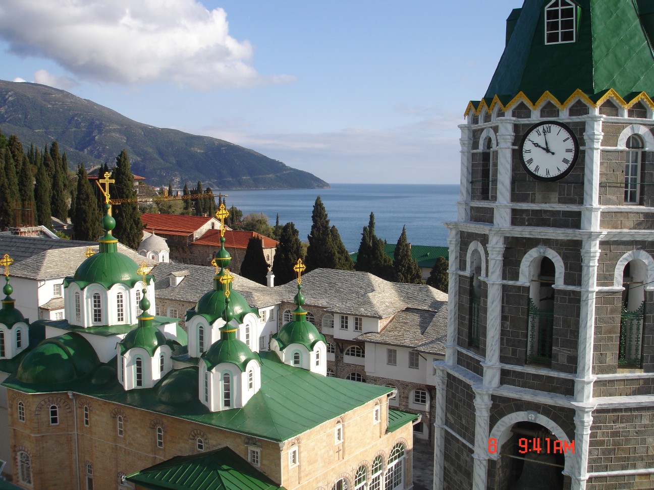 Храм на горе афон