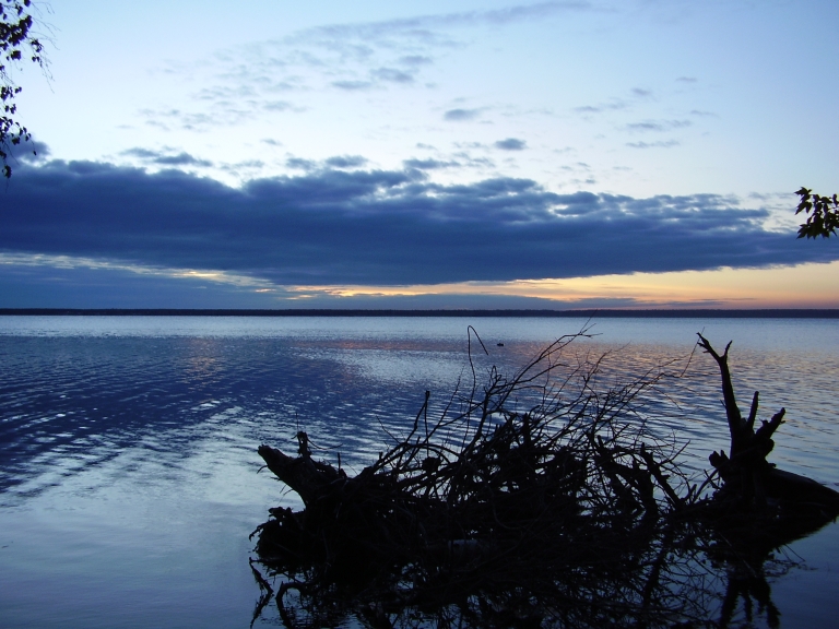 Озеро сугояк челябинская. Озеро Сугояк Челябинск. Озеро Сугояк Красноармейский район. Лазурный озеро Сугояк. Поселок Лазурный озеро Сугояк.