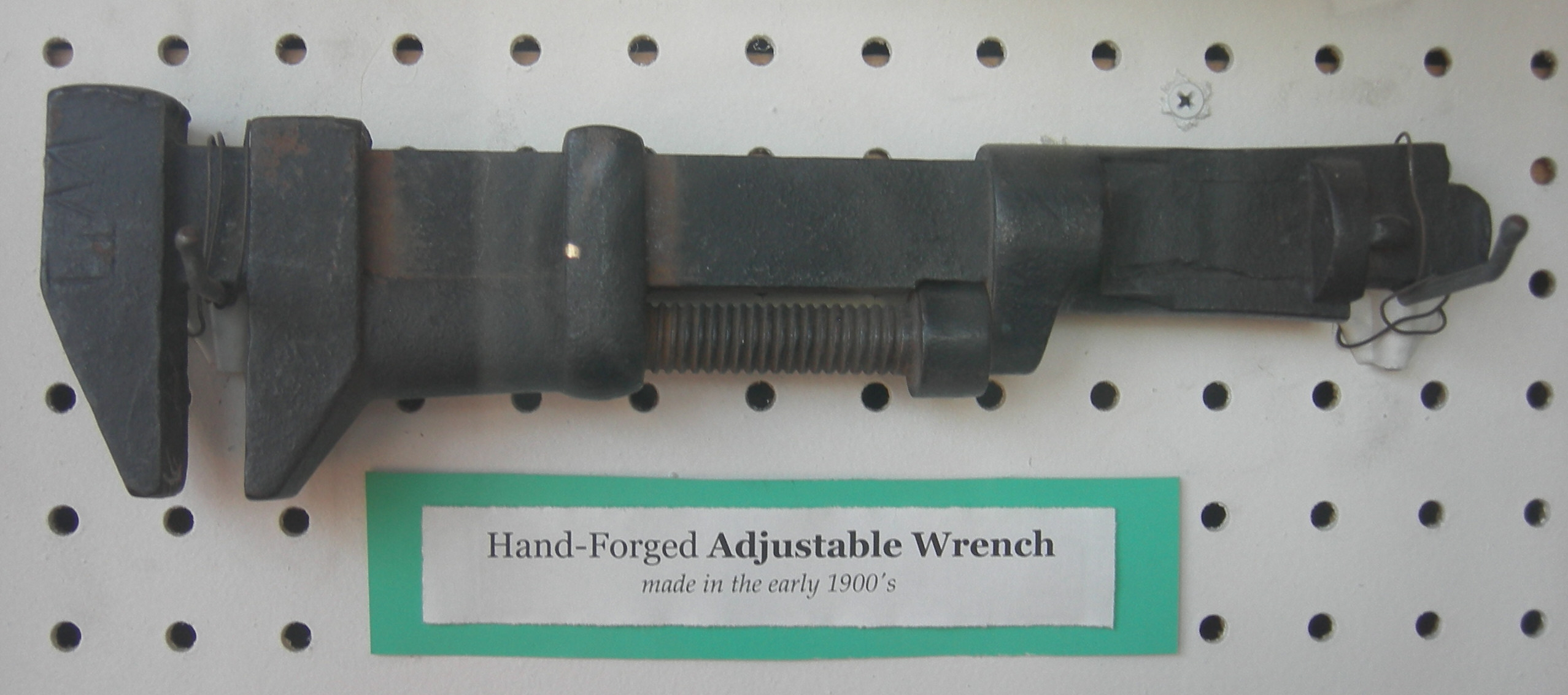 Tweedy_and_Popp_-_hand-forged_adjustable