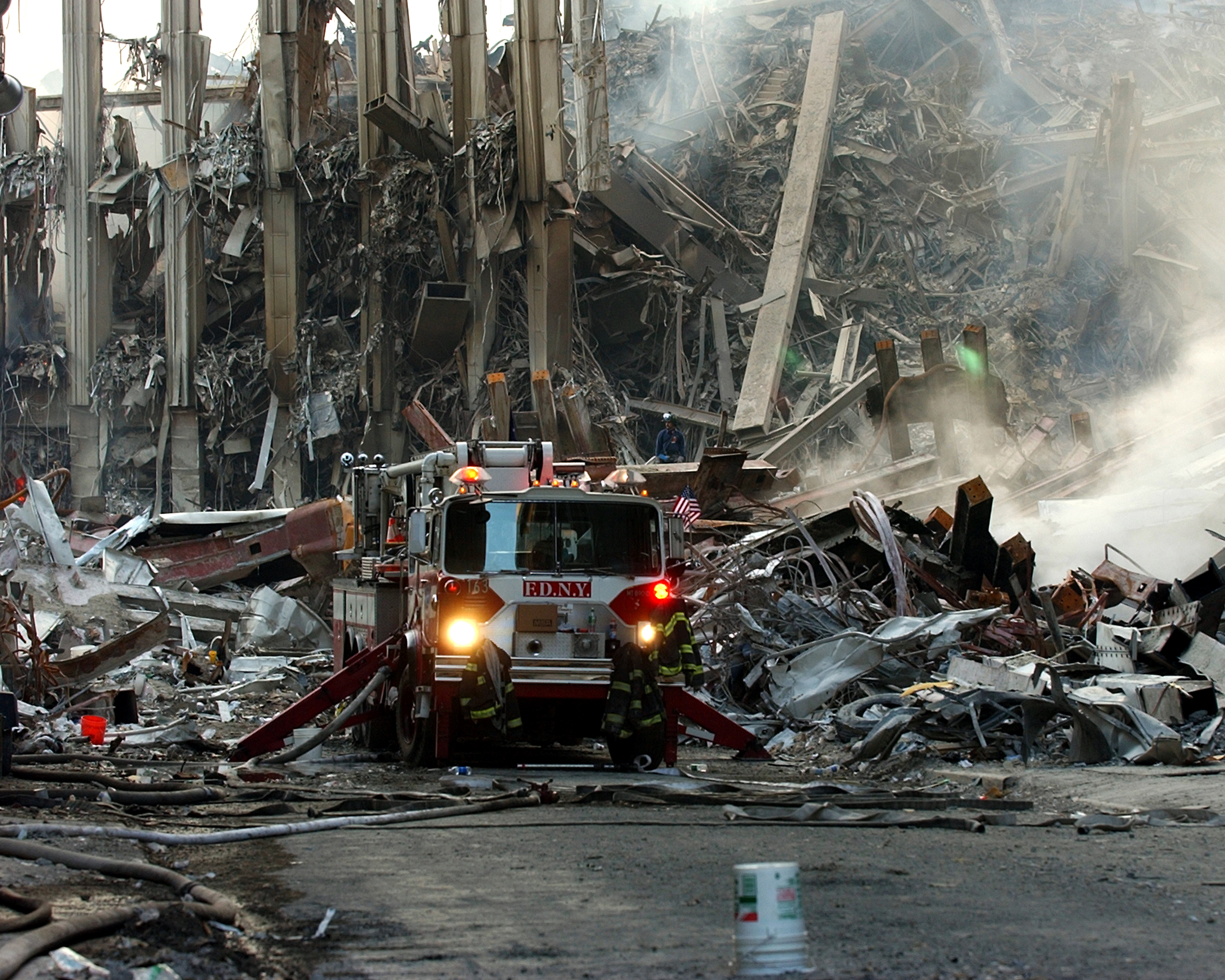 2000 год трагедии. Башни-Близнецы 11 сентября 2001. Теракт в Нью-Йорке 11 сентября 2001. 11 Сентября 2001 года Пентагон.